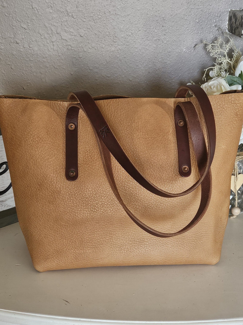 Go Forth Goods Large Avery Tan Leather Tote - Picture 5 of 10